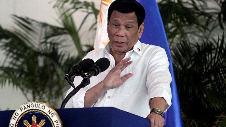 El presidente de Filipinas amenazó con encarcelar a quienes se nieguen a vacunarse