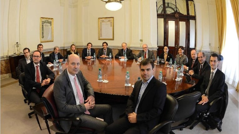 El presidente del Banco Central, Federico Sturzenegger, encabezó la reunión de trabajo con la misión del FMI.