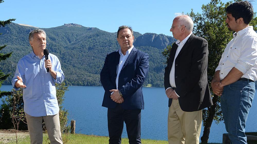 El presidente encabezó el acto junto al cordobés Gustavo Santos.