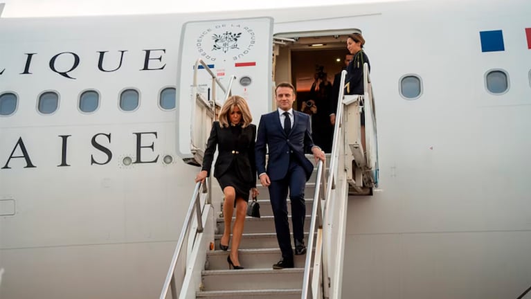 El presidente Francés, Emmanuel Macron, llegó a la Argentina junto a su esposa, Brigitte Macron.