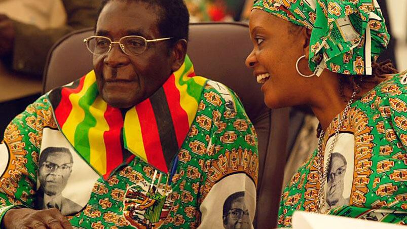 El Presidente longevo de Zimbabwe Robert Mugabe y su esposa Grace.