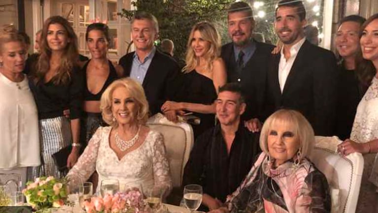El Presidente Macri  cantó el feliz cumpleaños a La Diva junto a 70 invitados.