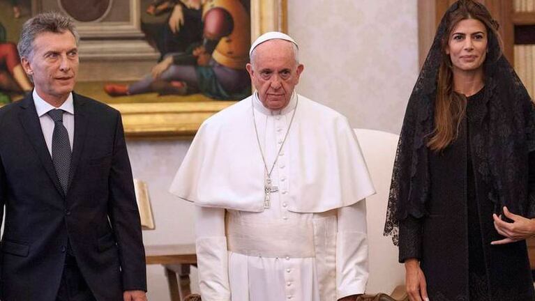 El Presidente Macri , Francisco y Juliana Awada en la Santa Sede.