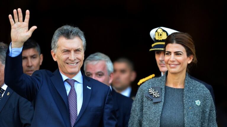 El presidente Mauricio Macri, acompañado de su esposa en la Catedral Metropolitana.
