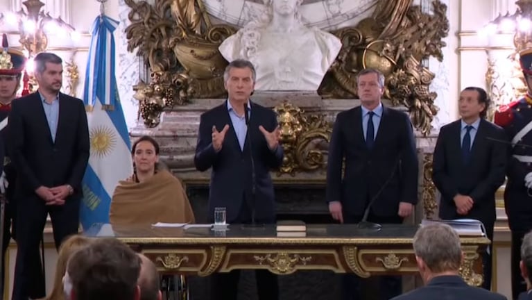 El Presidente Mauricio Macri en el acto donde juraron los nuevos ministros de Energía y Producción.
