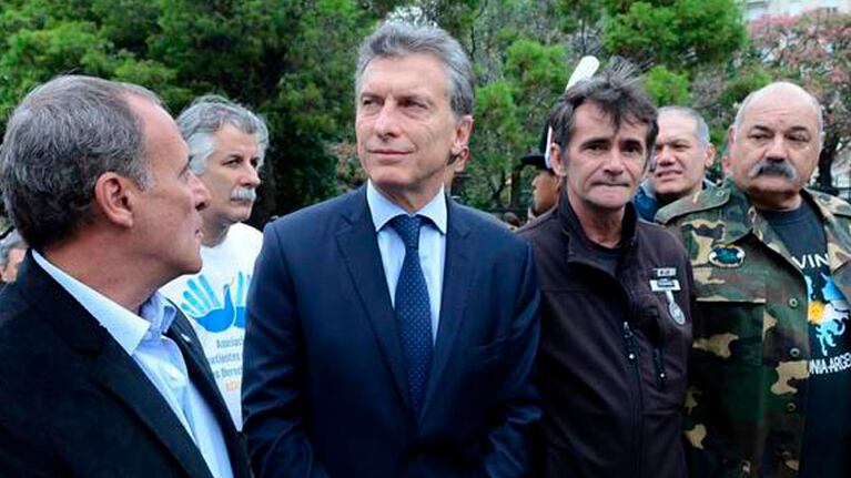 El presidente Mauricio Macri, homenajeó a a los excombatientes, al conmemorarse el Día del Veterano y de los Caídos en la Guerra de Malvinas. Foto: Presidencia.