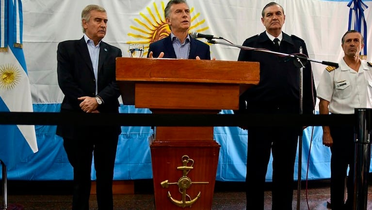 El presidente Mauricio Macri junto a Oscar Aguad y Marcelo Srur. 