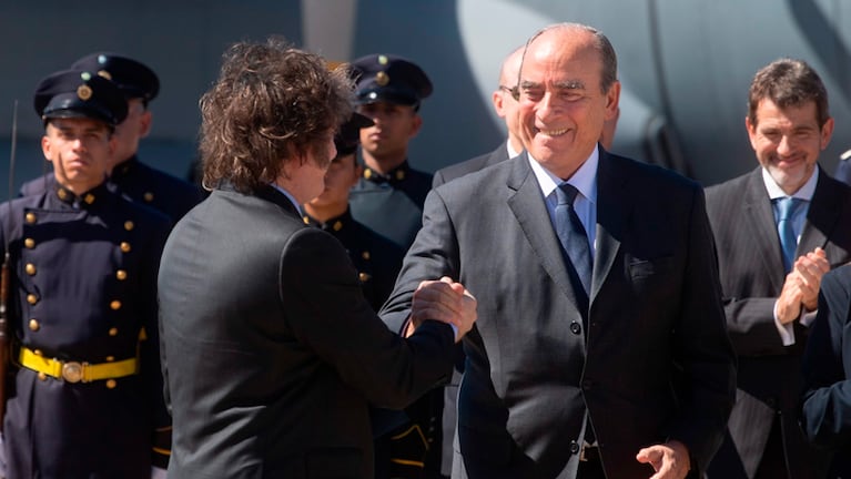 El presidente Milei con el ministro Francos.