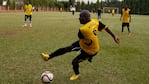 El presidente Pierre Nkurunziza juega de delantero en su propio equipo. Foto: París Match.