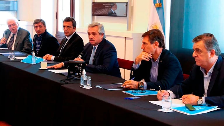 El Presidente recibió a jefes parlamentarios en Casa Rosada.