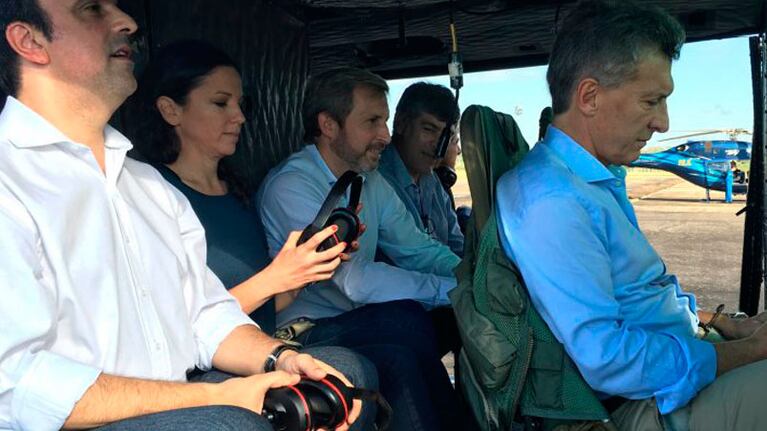 El Presidente sobrevolando las zonas inundadas. Foto: Presidencia de la Nación.