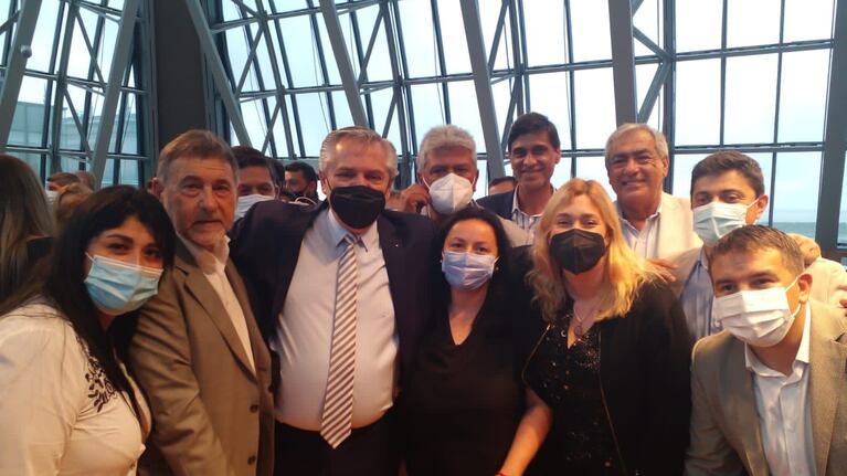 El presidente y los cordobeses del Frente de Todos.