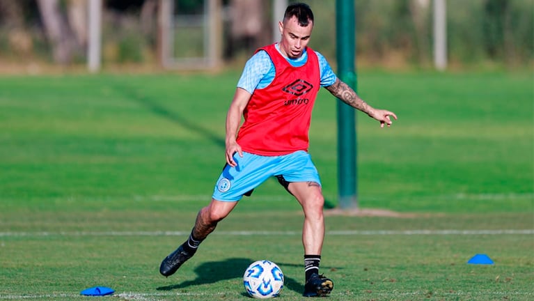 El primer entrenamiento de Zelarayán en la pretemporada con Belgrano.