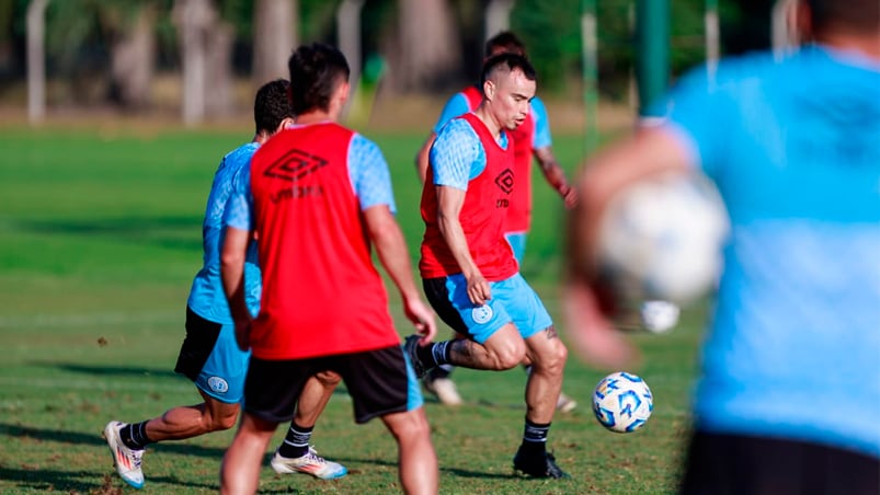 El primer entrenamiento de Zelarayán en la pretemporada con Belgrano.