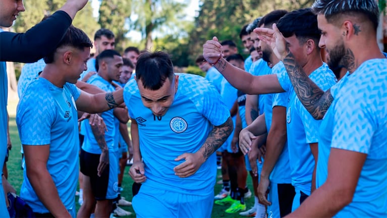 El primer entrenamiento de Zelarayán en la pretemporada con Belgrano.