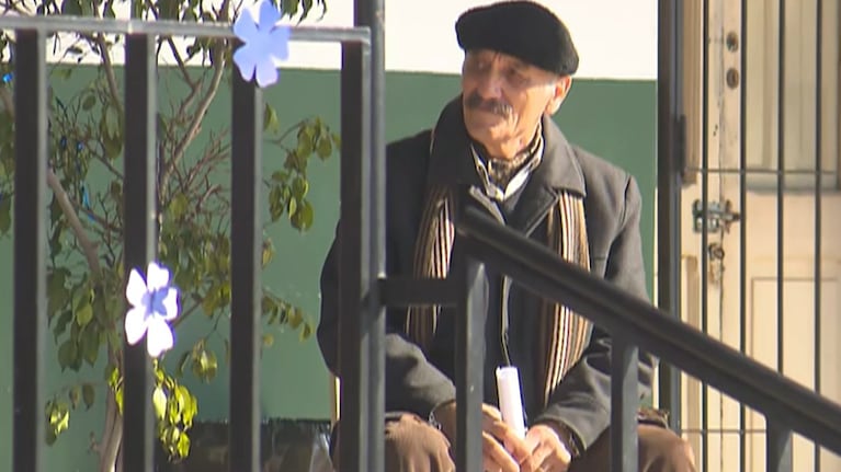 El profe Obando se jubiló y hubo emoción en una escuela cordobesa.