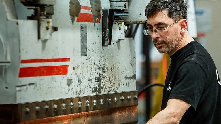 El programa provincial ofrece 10 mil oportunidades para personas mayores de 26 años que estén desempleadas o no tengan trabajo registrado.