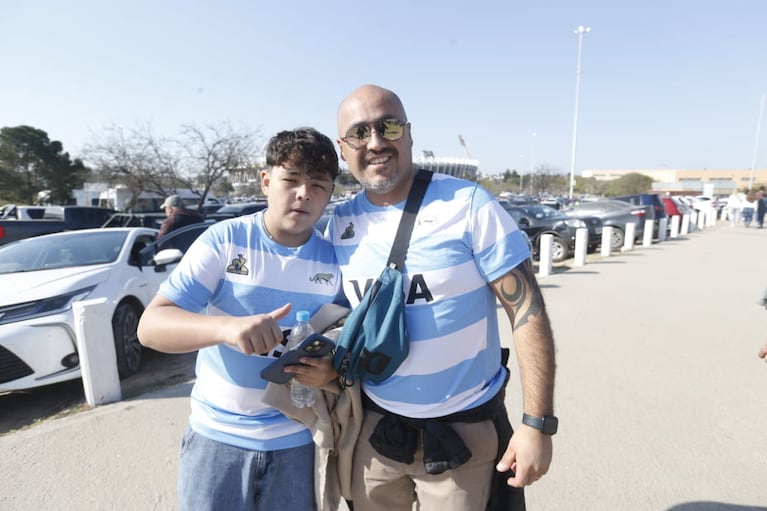 El público argentino en la previa del encuentro entre Los Pumas y los All Blacks en el Kempes.