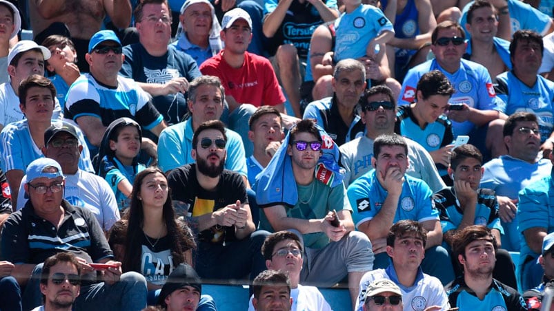 El público celeste colmó el Gigante en el partido ante Independiente. Foto: Lucio Casalla / ElDoce.tv