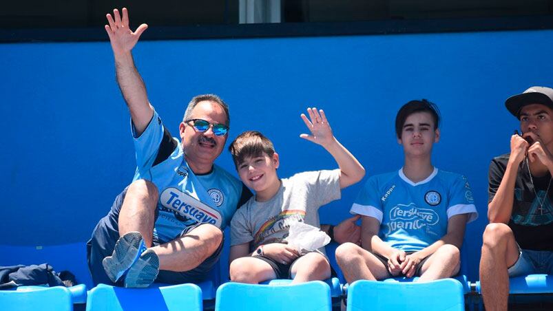 El público celeste colmó el Gigante en el partido ante Independiente. Foto: Lucio Casalla / ElDoce.tv