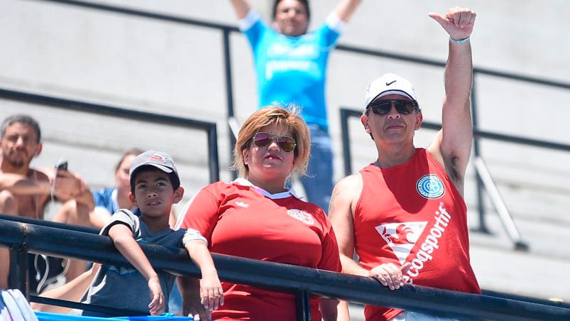 El público celeste colmó el Gigante en el partido ante Independiente. Foto: Lucio Casalla / ElDoce.tv