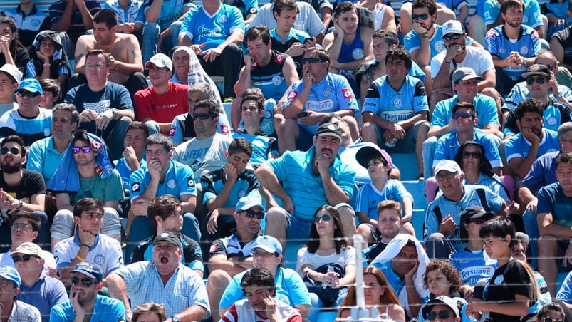 El público celeste colmó el Gigante en el partido ante Independiente. Foto: Lucio Casalla / ElDoce.tv