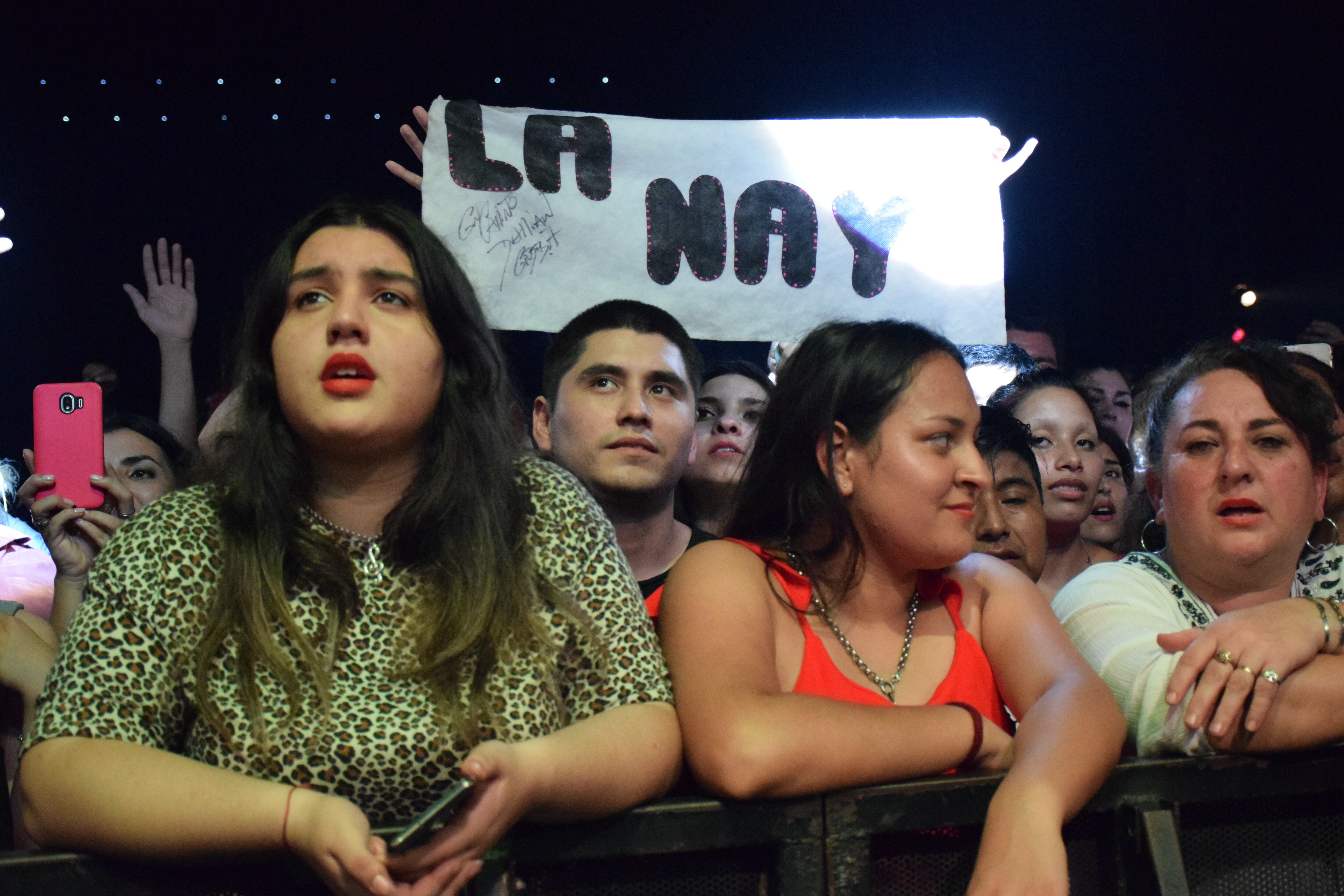 El público colmó la Plaza y vibró con el Wacho. Foto: Dahyana Terradas / Cuarteteando.com