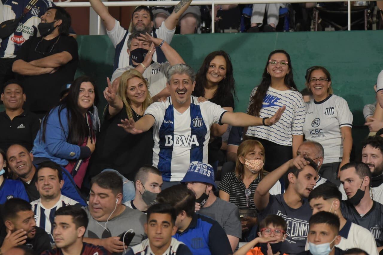 El pueblo albiazul volvió a copar el Kempes. Foto: Lucio Casalla/ElDoce.tv.