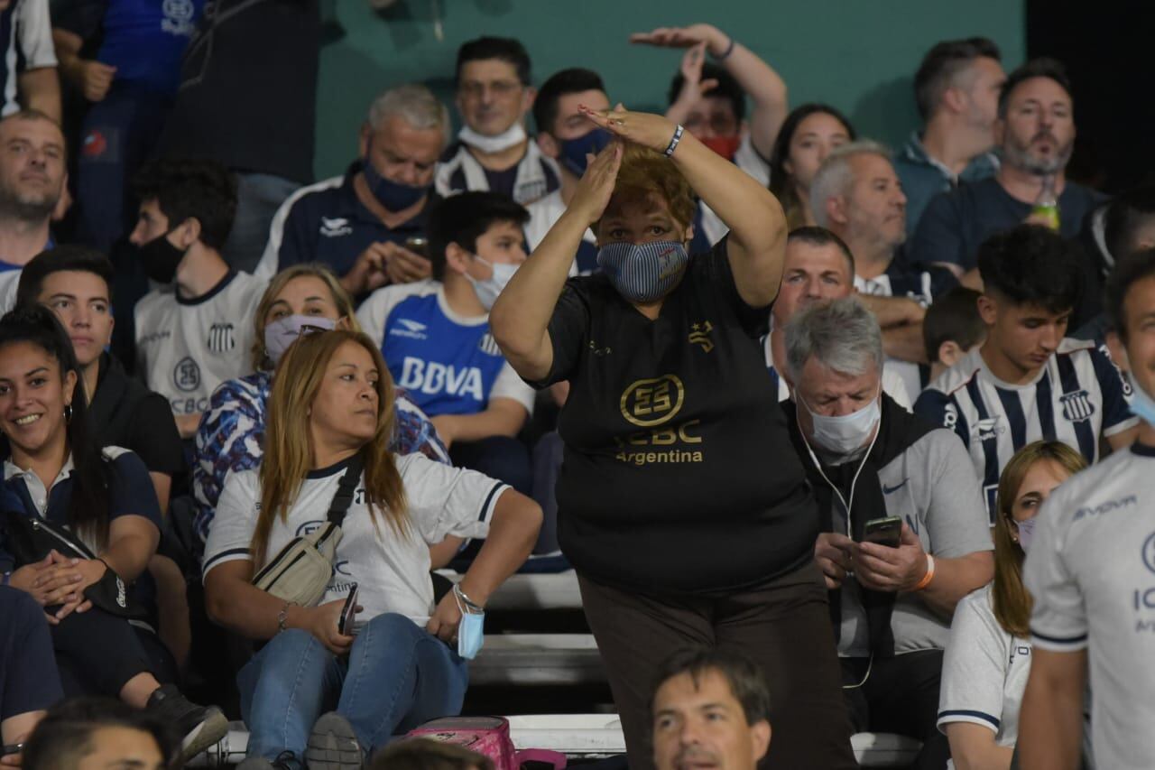 El pueblo albiazul volvió a copar el Kempes. Foto: Lucio Casalla/ElDoce.tv.