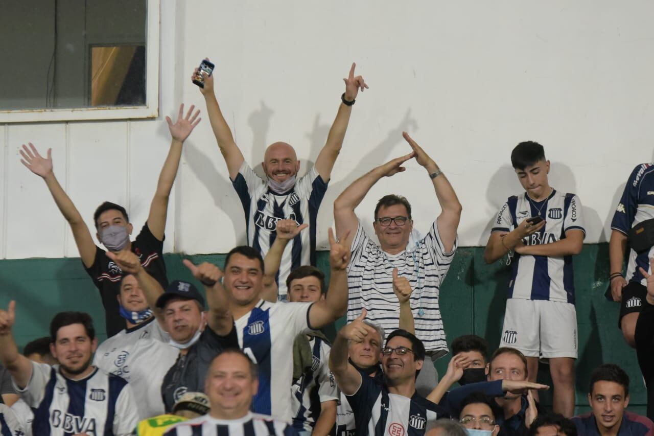 El pueblo albiazul volvió a copar el Kempes. Foto: Lucio Casalla/ElDoce.tv.