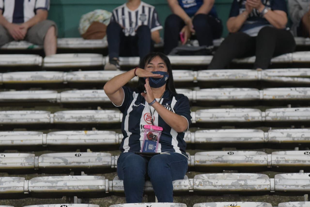 El pueblo albiazul volvió a copar el Kempes. Foto: Lucio Casalla/ElDoce.tv.