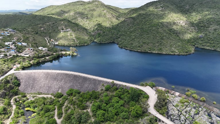 El pueblo cerca de embalse que cautiva por sus paisajes y por su desconexión. Imagen: Lucio Casalla - El Doce. 