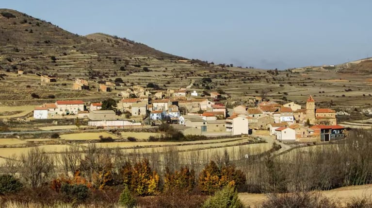 El pueblo de España busca nuevos habitantes para volver a poblarse.