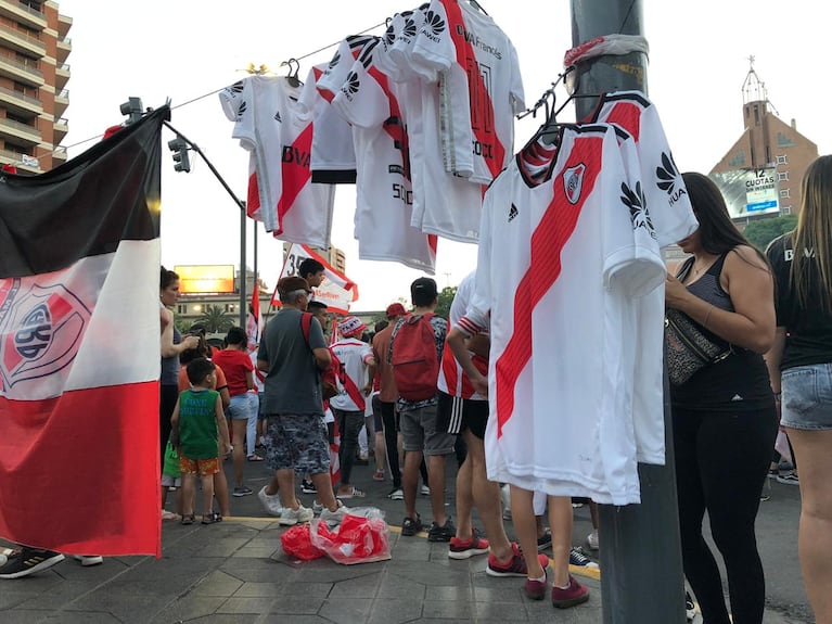 El pueblo millonario armó una fiesta en el centro.