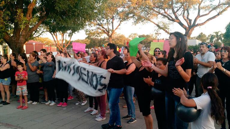 El pueblo pidió "ni una menos" tras el brutal crimen.