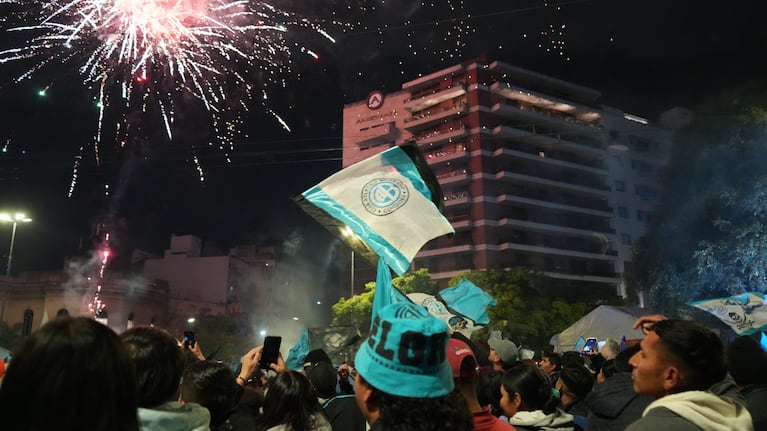 El pueblo pirata, de fiesta interminable. Foto: Lucio Casalla / El Doce.