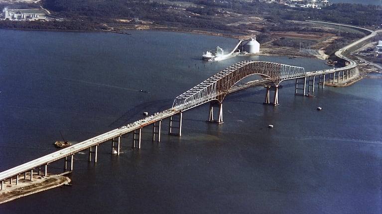 El puente comenzó a construirse en 1972 y su inauguración fue cinco años después.
