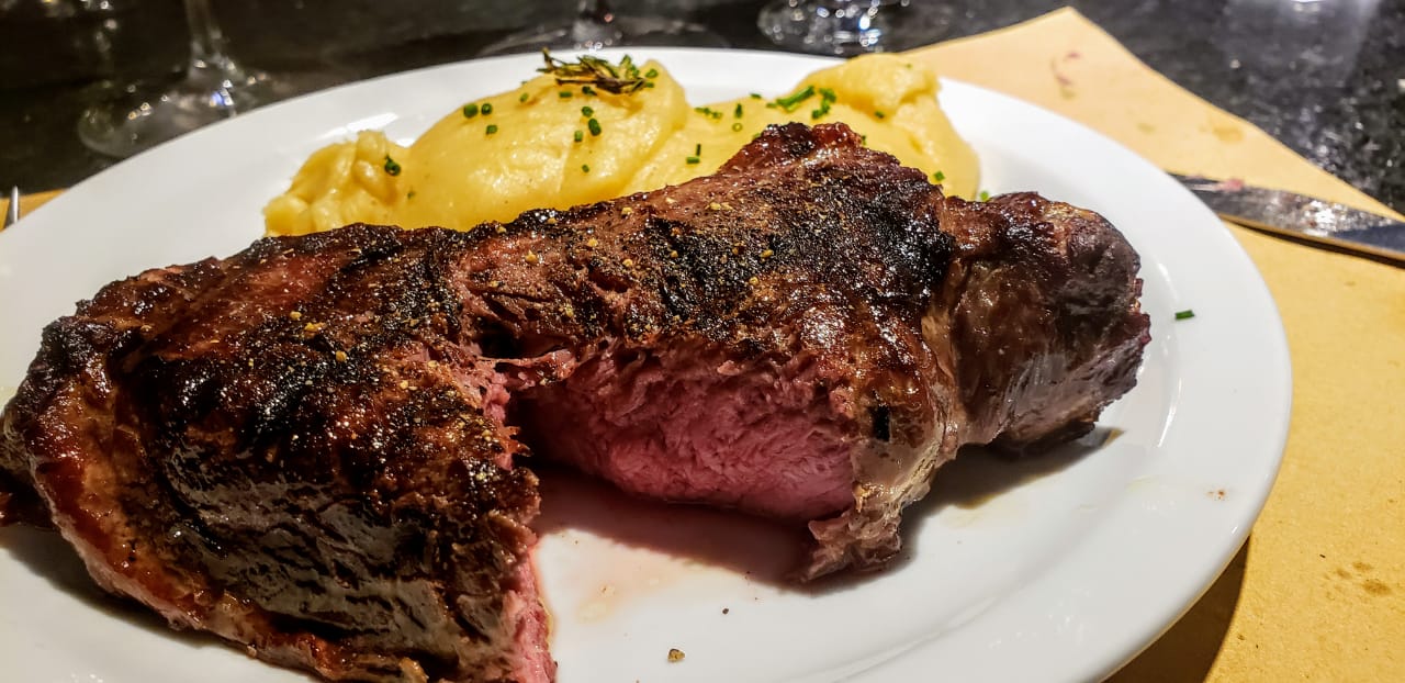 El punto de la carne fue tema en la servilleta de Arriba Córdoba.