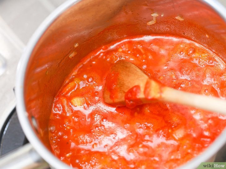 El puré de tomates que usó la señora estaba contaminado. Foto ilustrativa.