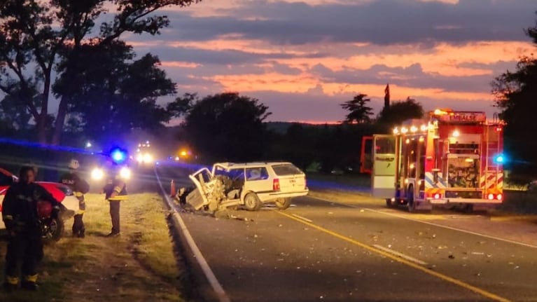 El Quantum quedó destrozado sobre la ruta.