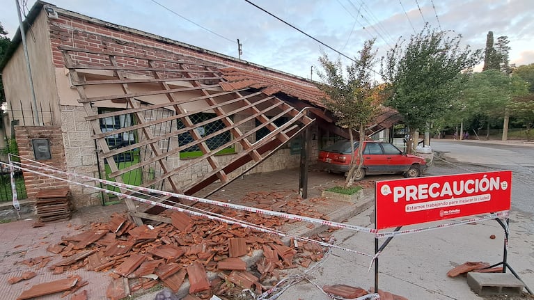 El R11 sigue en el mismo lugar desde hace horas. Foto: Juan Pablo Lavisse / ElDoce.