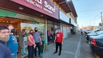 El raid delictivo ocurrió en el polo comercial en calle Damián Garat al 2700.