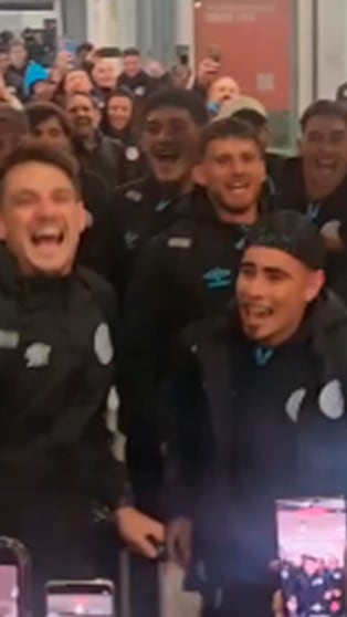 El recibimiento al plantel finalista en Córdoba.