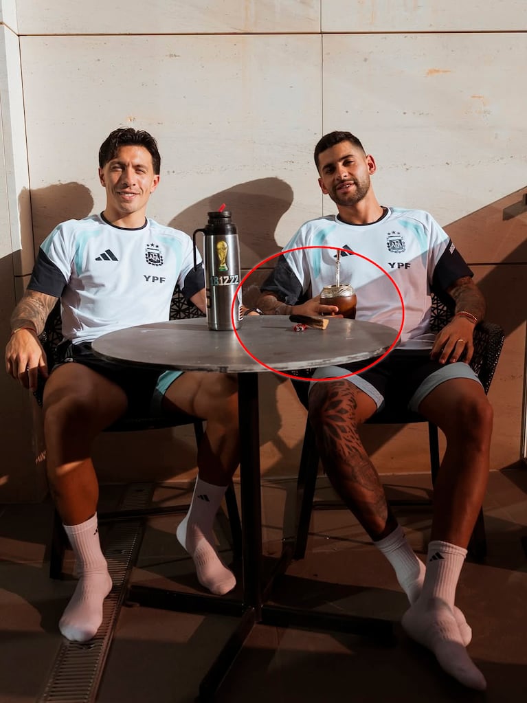 El recibimiento energético del Cuti Romero a Lisandro Martínez en la Selección: “Cuánto te extrañaba”