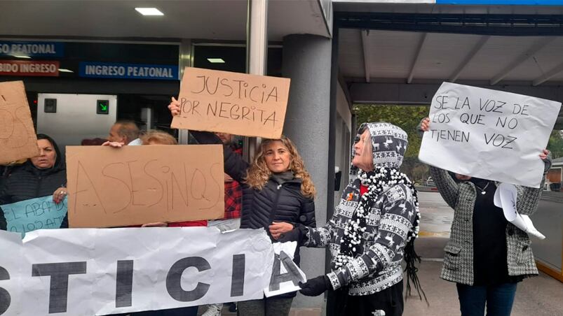 El reclamo por el ataque a Negrita en Villa Allende.