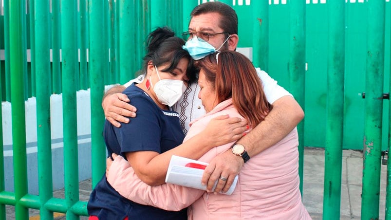 El reencuentro del hombre con su familia luego de tantos años.