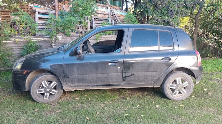 El Renault Clio del violento conductor también fue secuestrado.