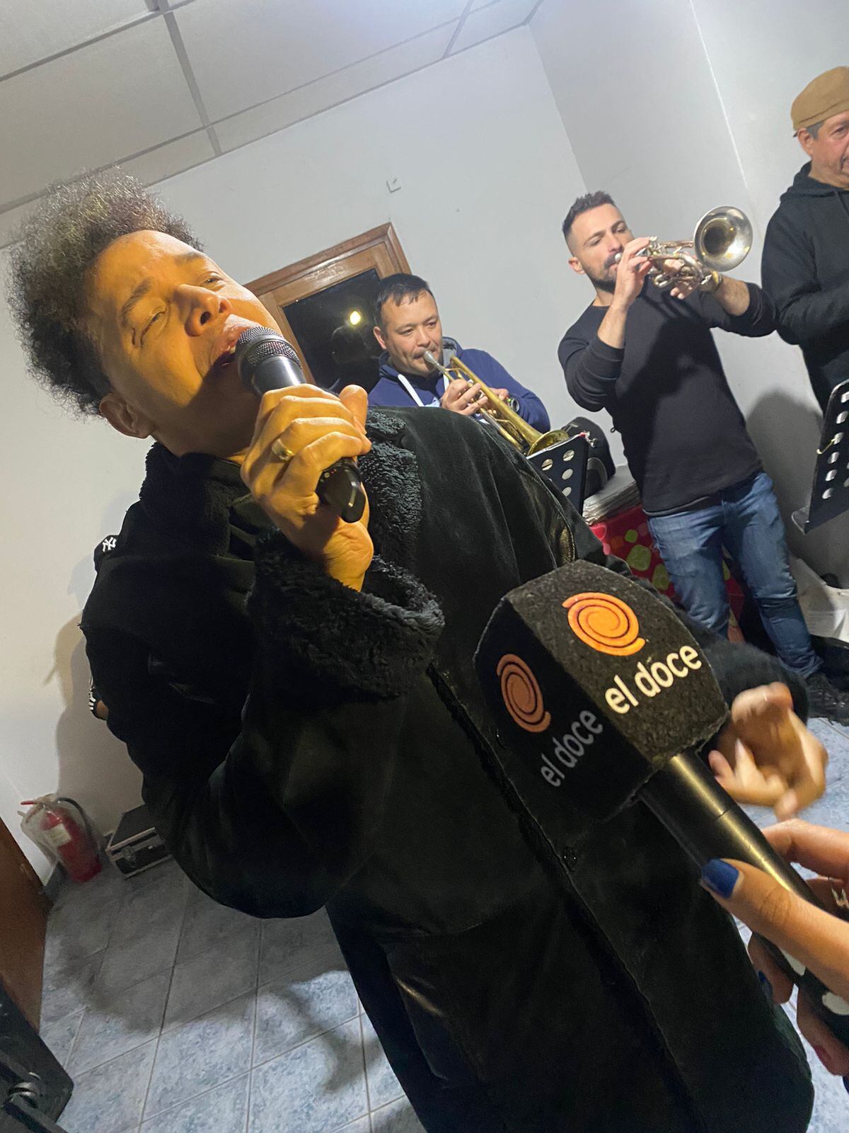 El Rey del Mambo festeja su 26° aniversario como solista en Villa Retiro.