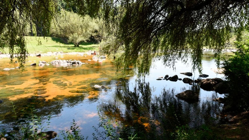 El río Los Reartes también sufrió crecidas por la lluvia.