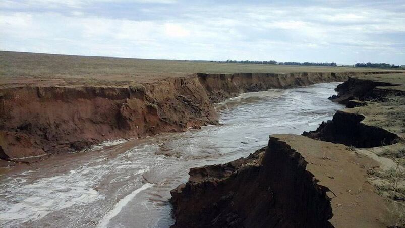 El río nuevo que apareció en la zona de Chaján. Fotos: Hernan Lepori.